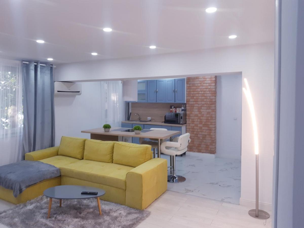 Apart Maya Calafat Exterior photo